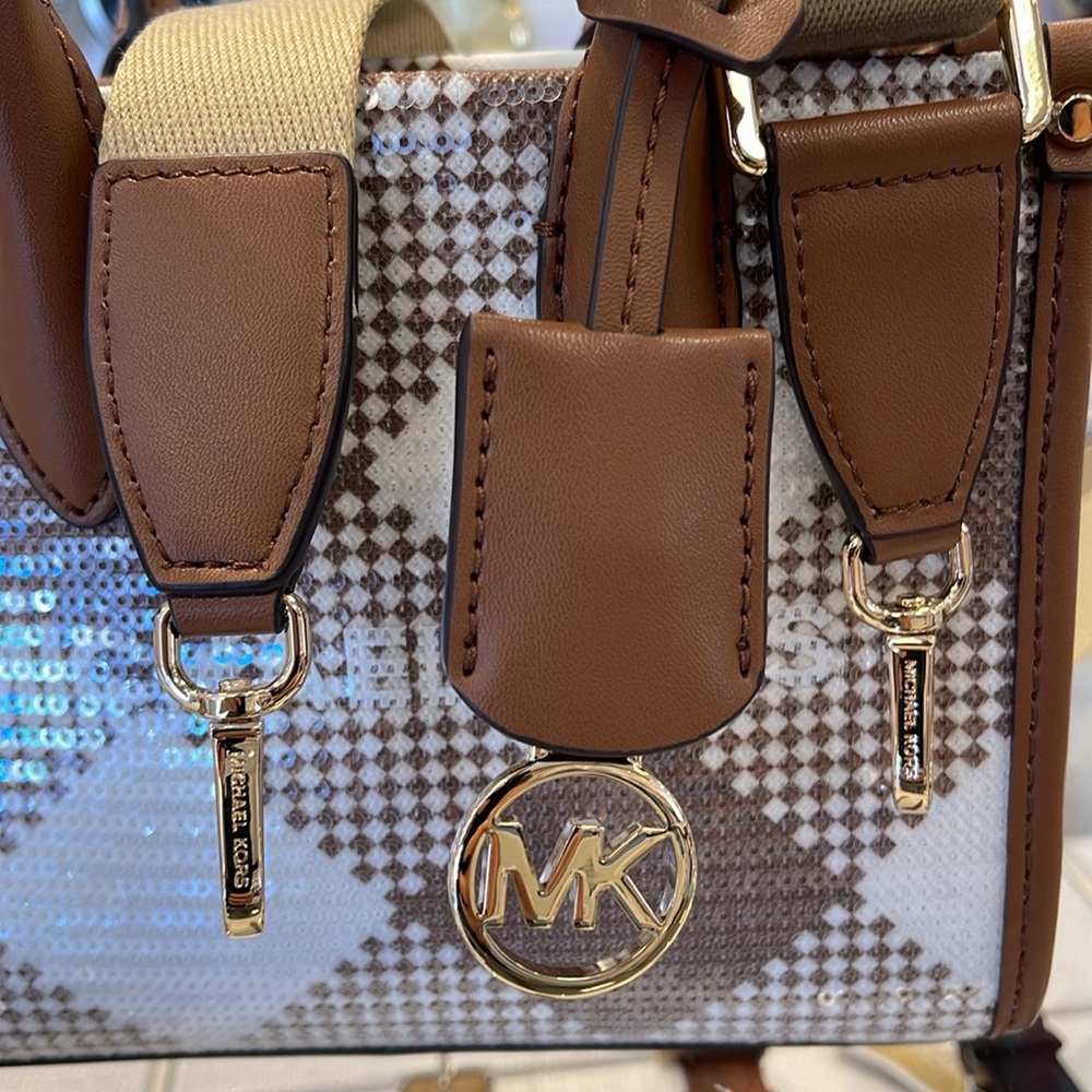 Michael Kors Mirella Extra-Small Logo Crossbody XBODY Shopper Bag
Luggage 
NWT - Picture 13 of 16